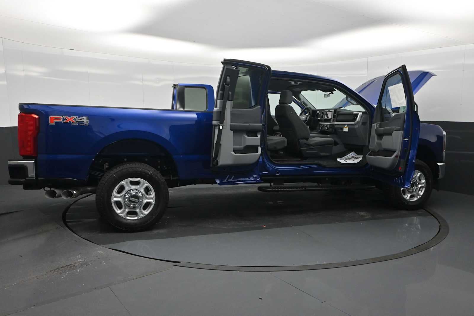 2026 Ford Super Duty F-350 SRW XLT