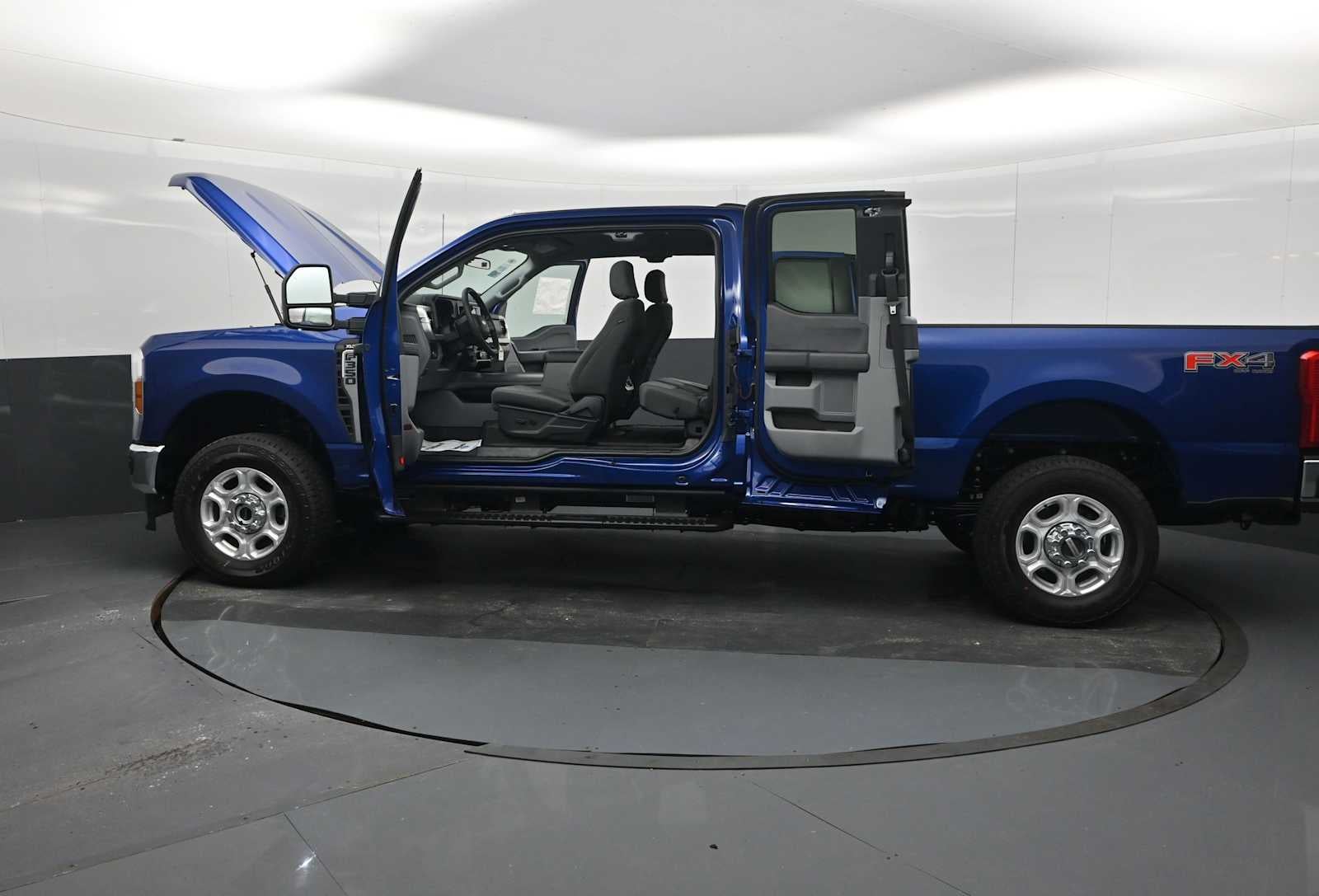 2026 Ford Super Duty F-350 SRW XLT