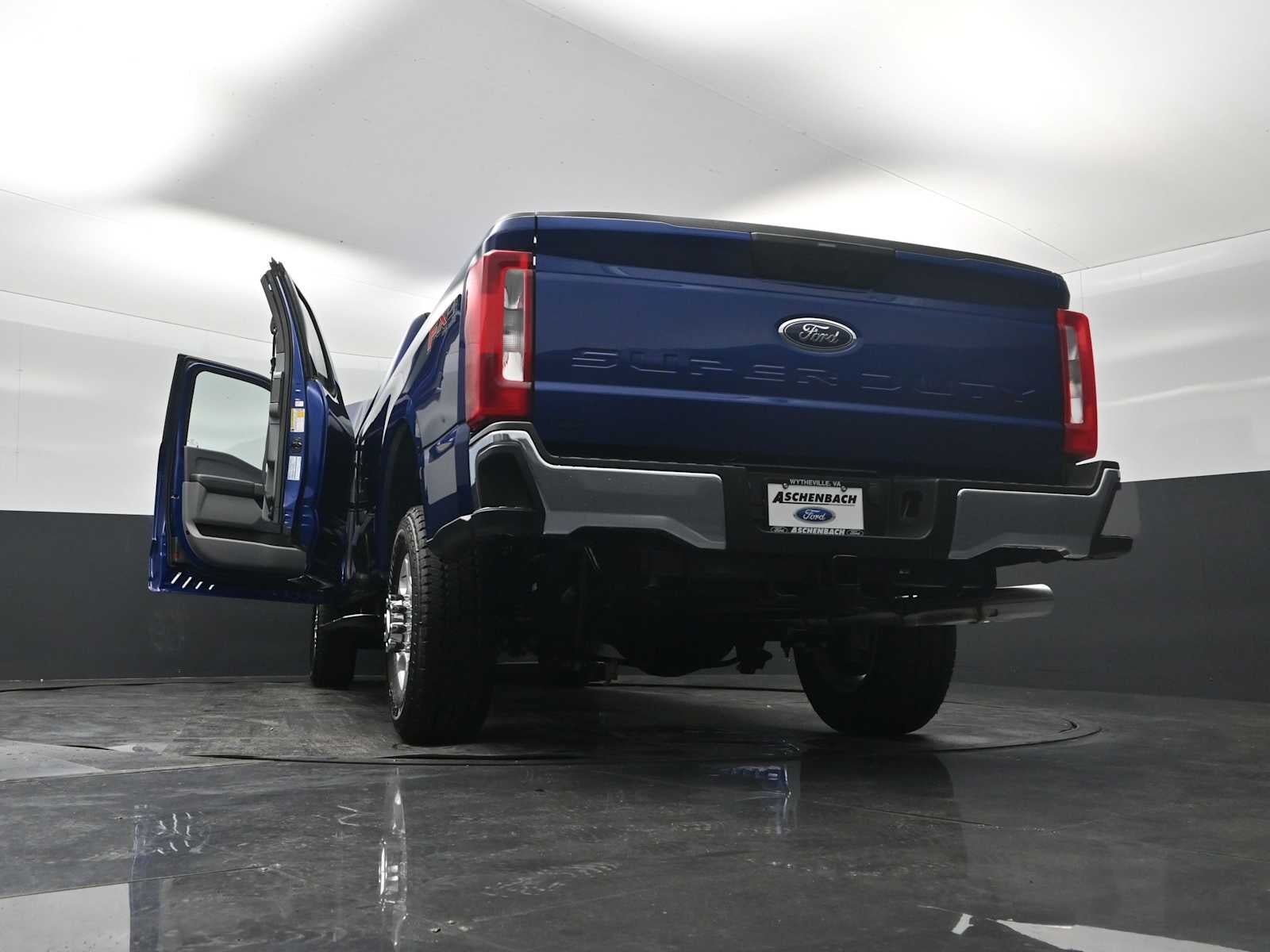 2026 Ford Super Duty F-350 SRW XLT