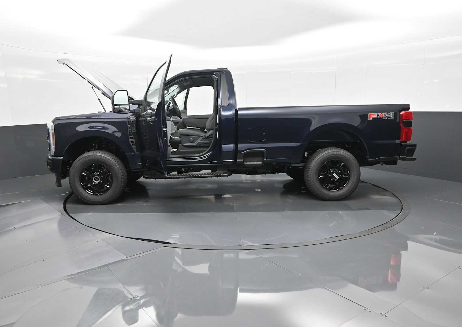 2025 Ford Super Duty F-350 SRW XL