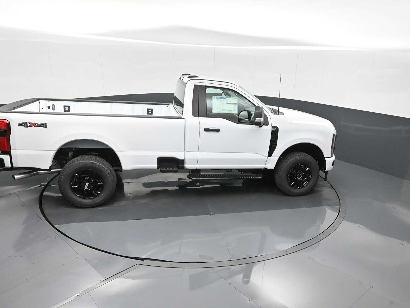 2025 Ford Super Duty F-350 SRW XL