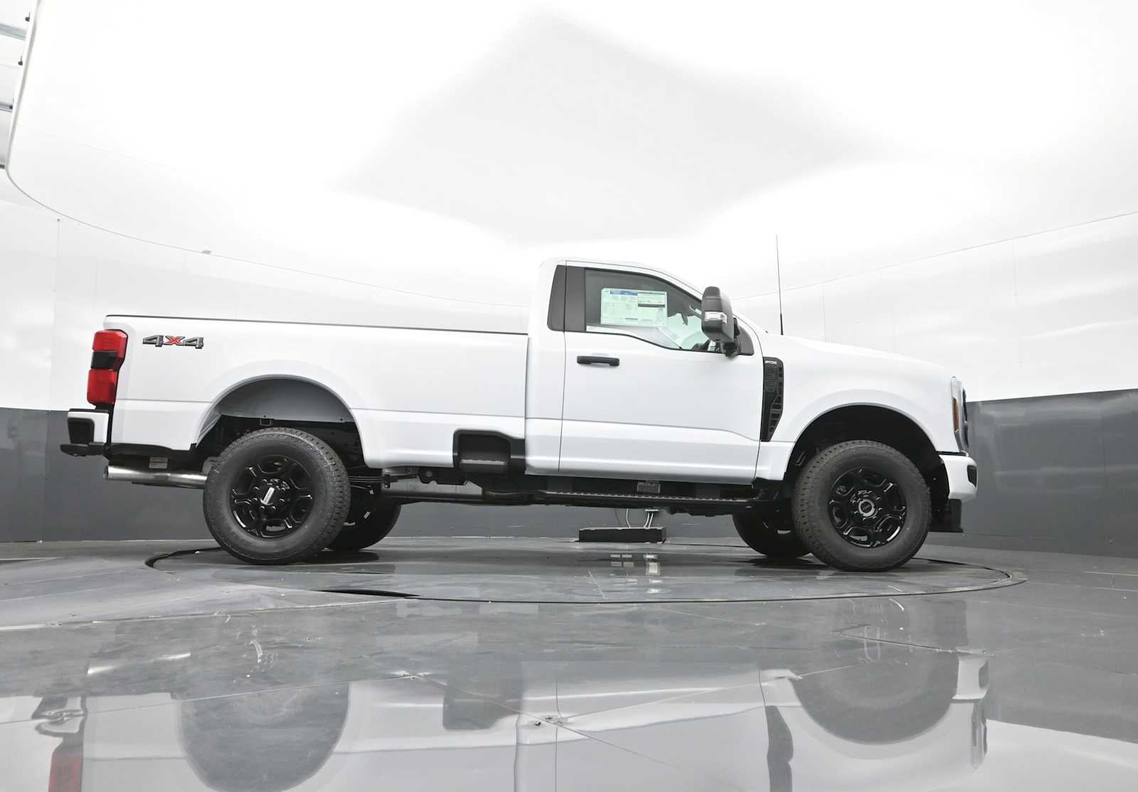2025 Ford Super Duty F-350 SRW XL