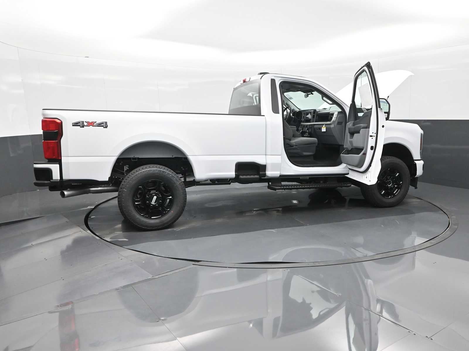 2025 Ford Super Duty F-350 SRW XL