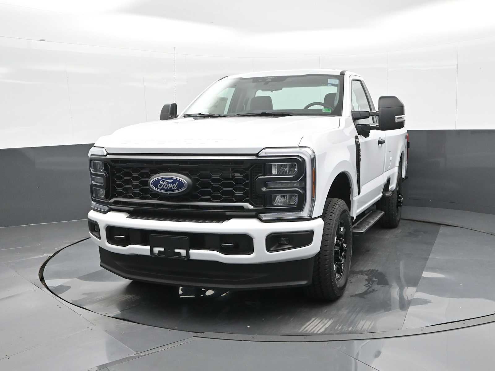 2025 Ford Super Duty F-350 SRW XL
