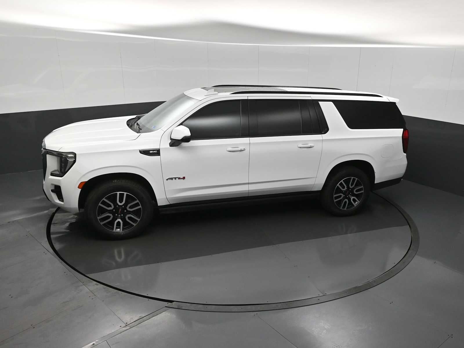 2022 GMC Yukon XL AT4