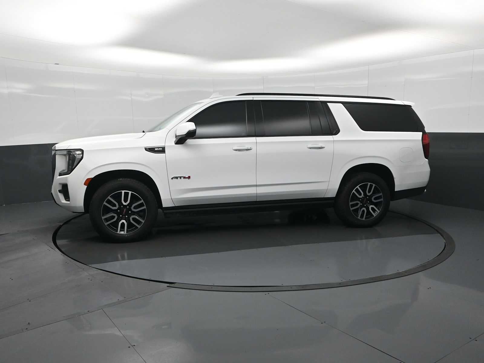 2022 GMC Yukon XL AT4