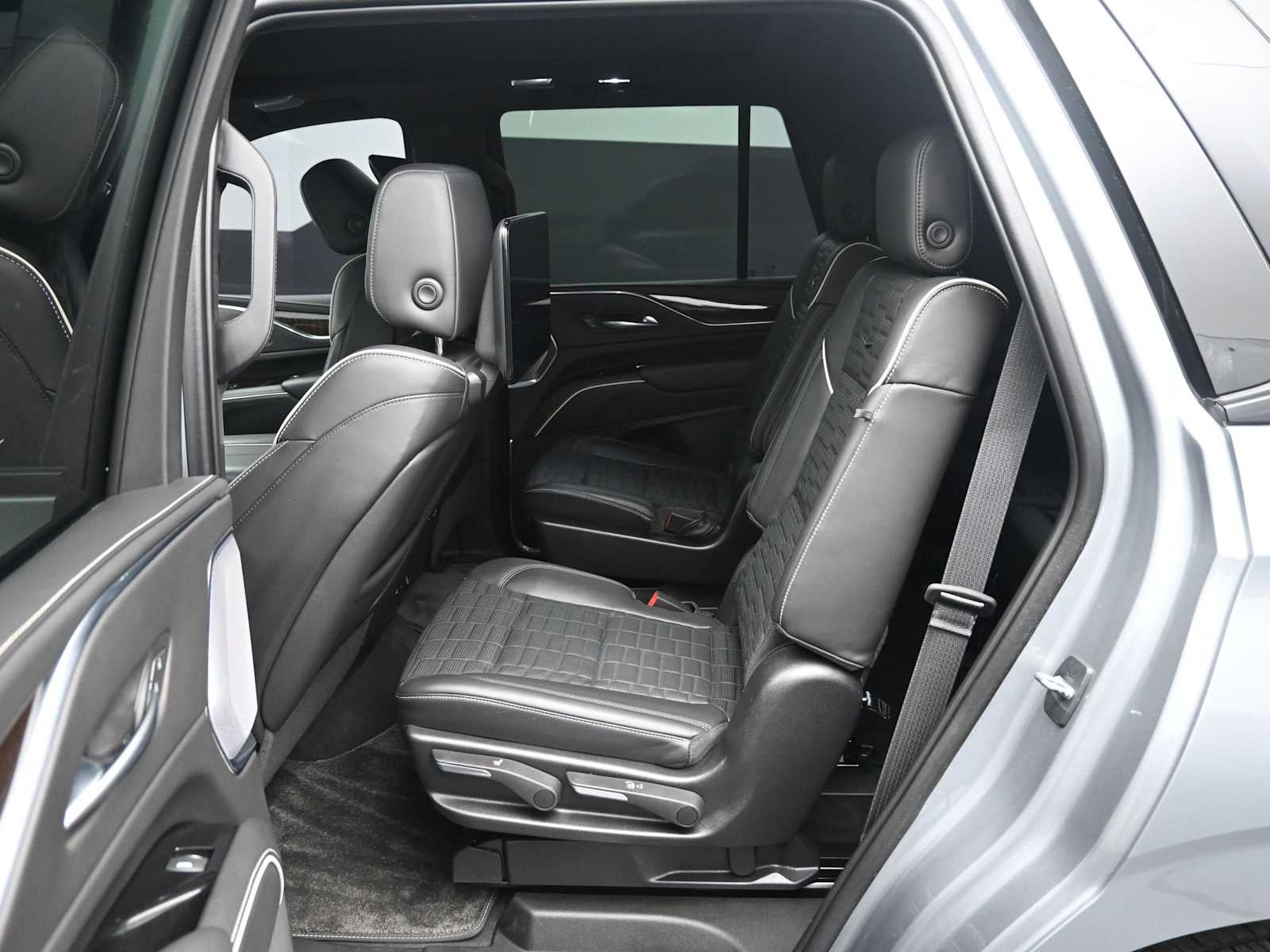 2023 Cadillac Escalade 4WD Sport Platinum