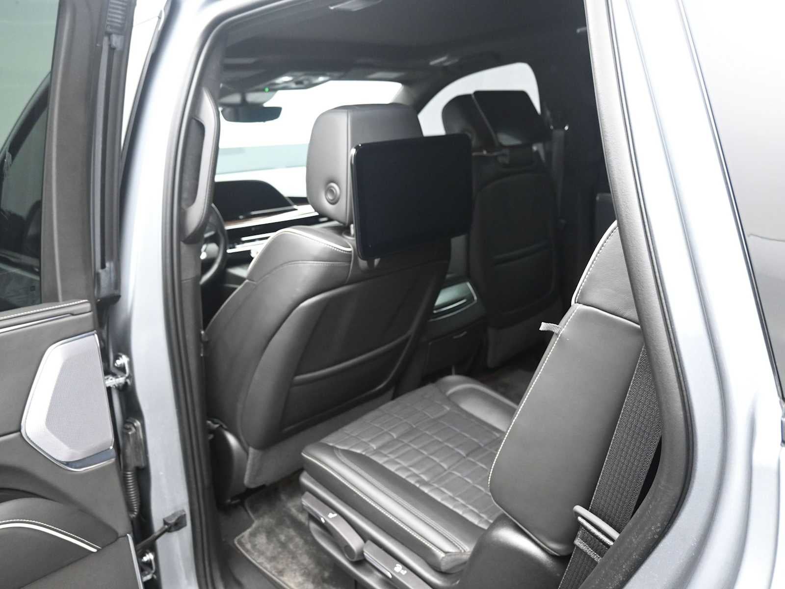 2023 Cadillac Escalade 4WD Sport Platinum