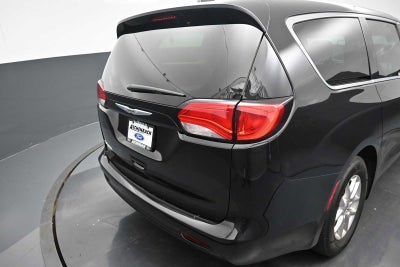 2024 Chrysler Voyager LX