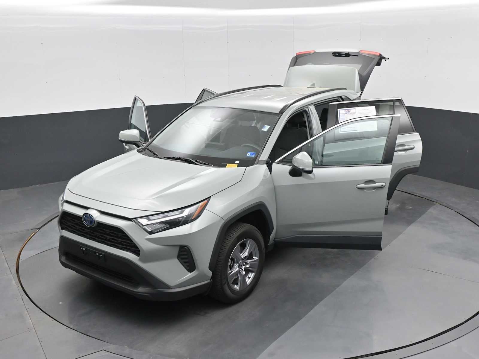 2022 Toyota RAV4 Hybrid XLE