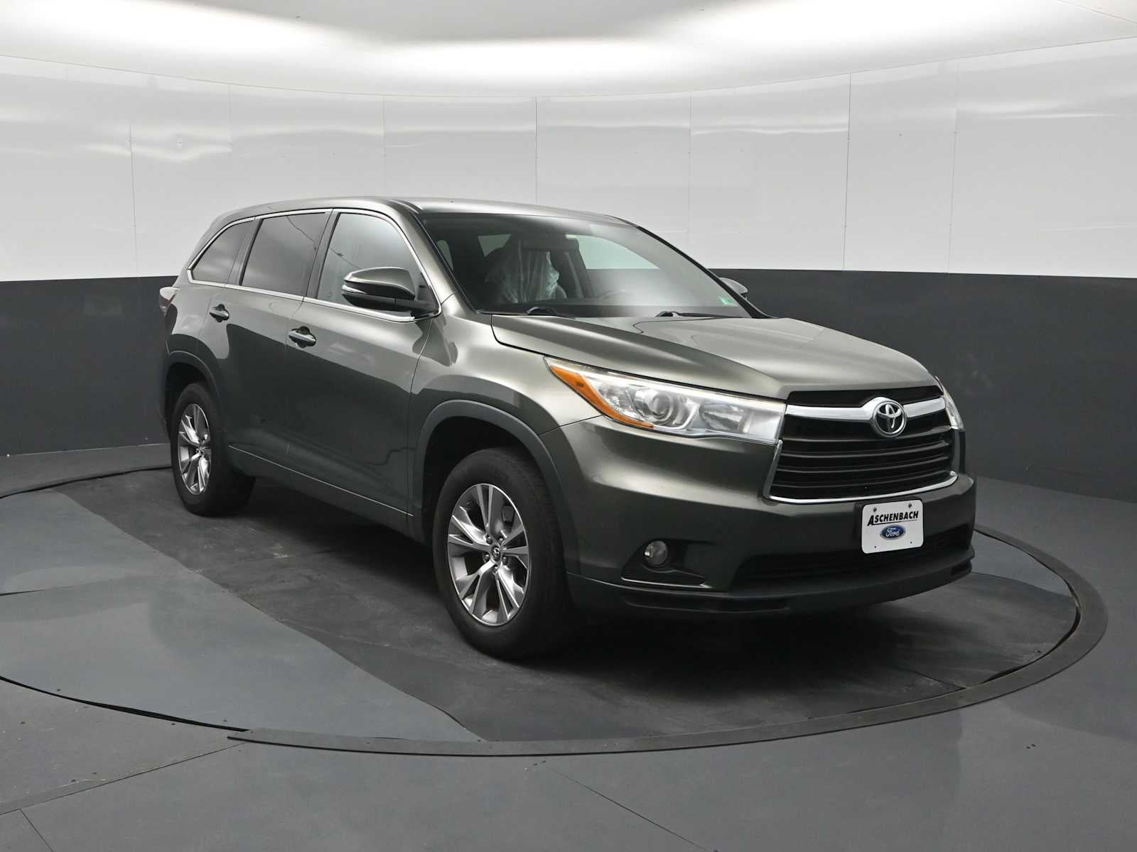Used 2016 Toyota Highlander LE Plus with VIN 5TDZKRFHXGS174426 for sale in Wytheville, VA