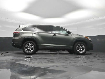 2016 Toyota Highlander LE