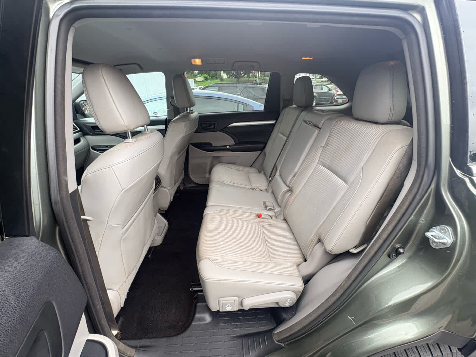 2016 Toyota Highlander LE