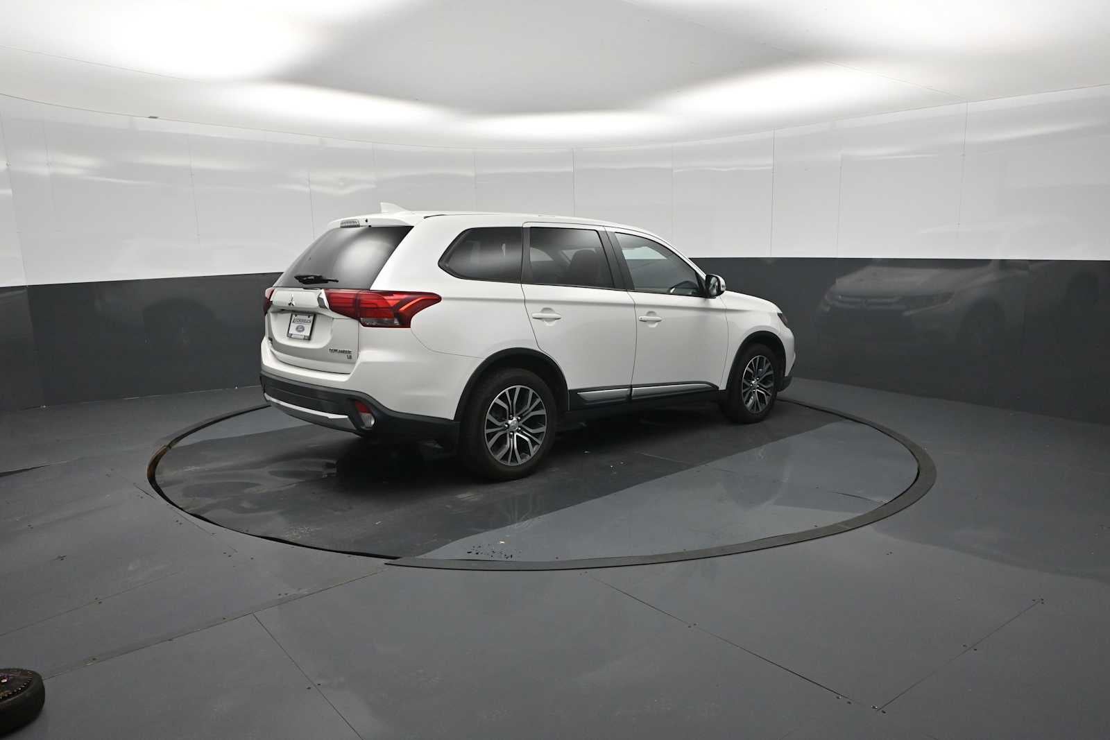 Used 2018 Mitsubishi Outlander SE with VIN JA4AZ3A33JZ066053 for sale in Wytheville, VA