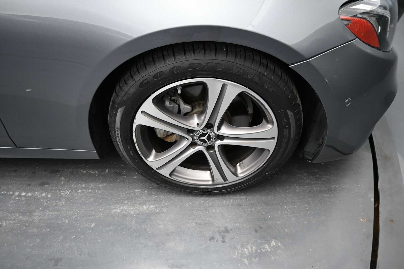 2019 Mercedes-Benz E 300 E 300