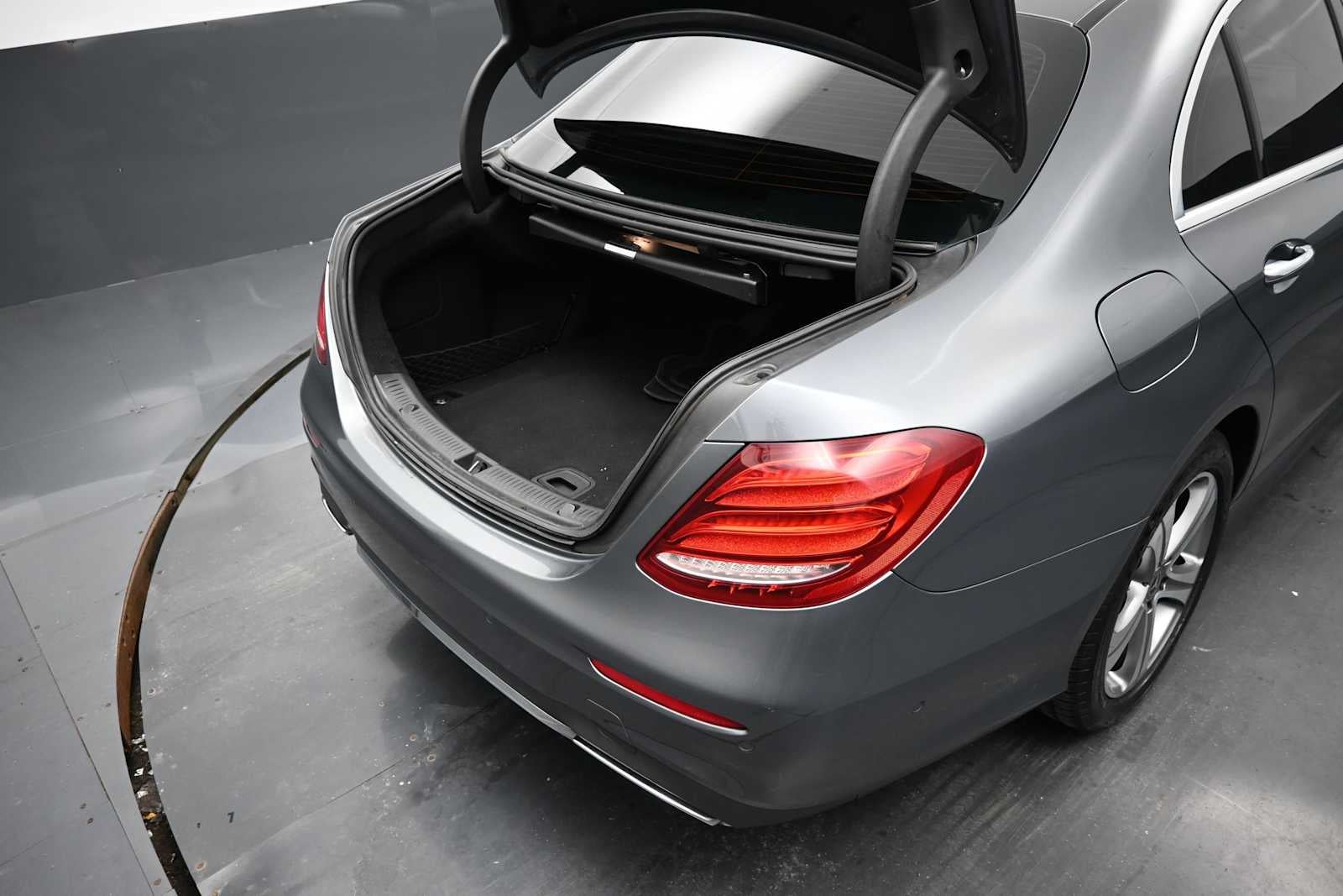2019 Mercedes-Benz E 300 E 300