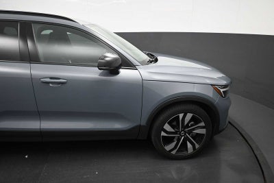 2023 Volvo XC40 Plus Dark Theme