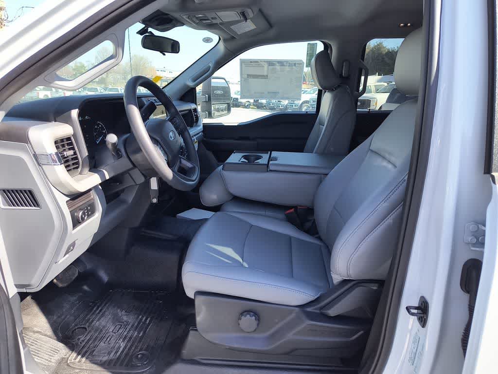 2024 Ford Super Duty F-450 DRW XL