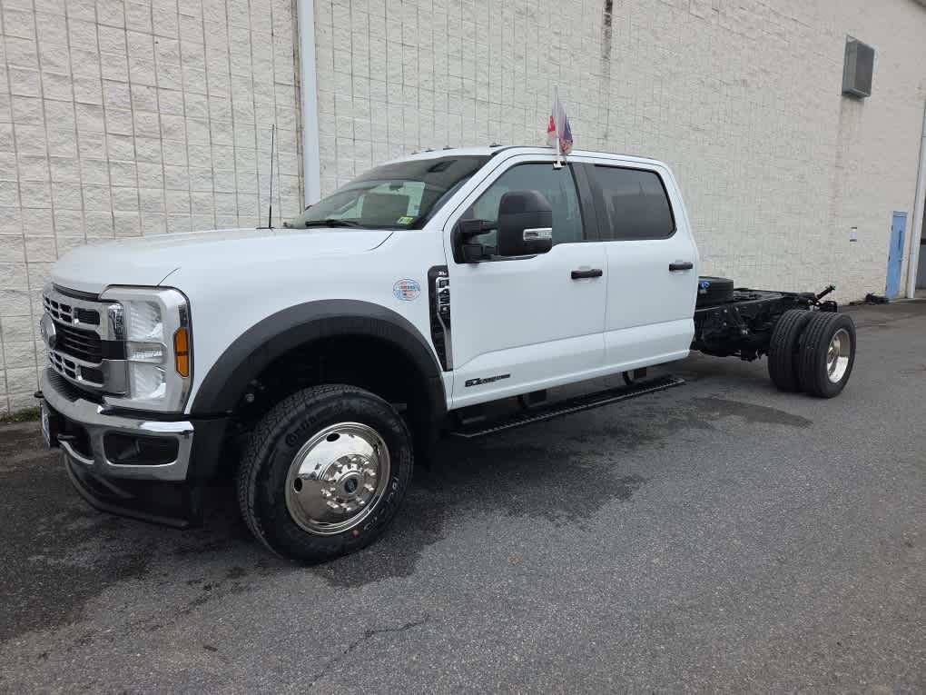 2024 Ford Super Duty F-450 DRW Chassis Cab XL