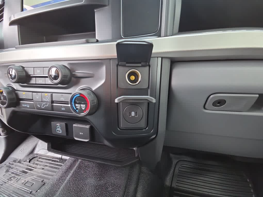 2024 Ford Super Duty F-450 DRW Chassis Cab XL