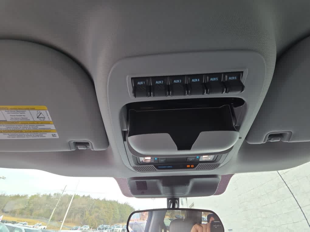 2024 Ford Super Duty F-450 DRW Chassis Cab XL