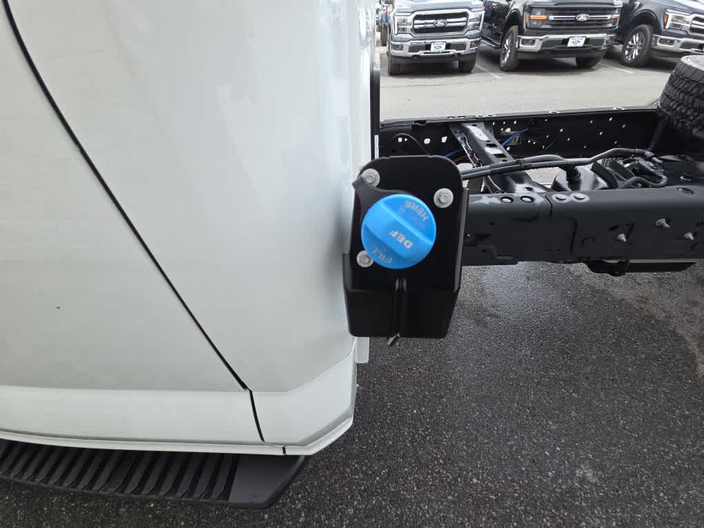 2024 Ford Super Duty F-450 DRW Chassis Cab XL