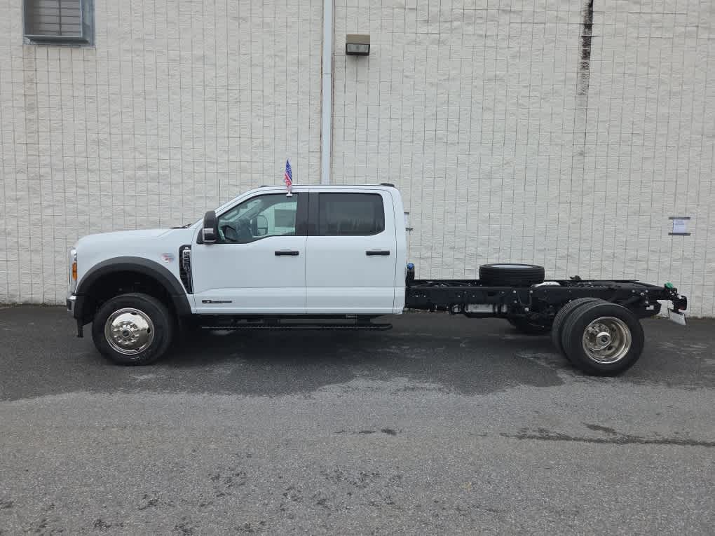 2024 Ford Super Duty F-450 DRW Chassis Cab XL