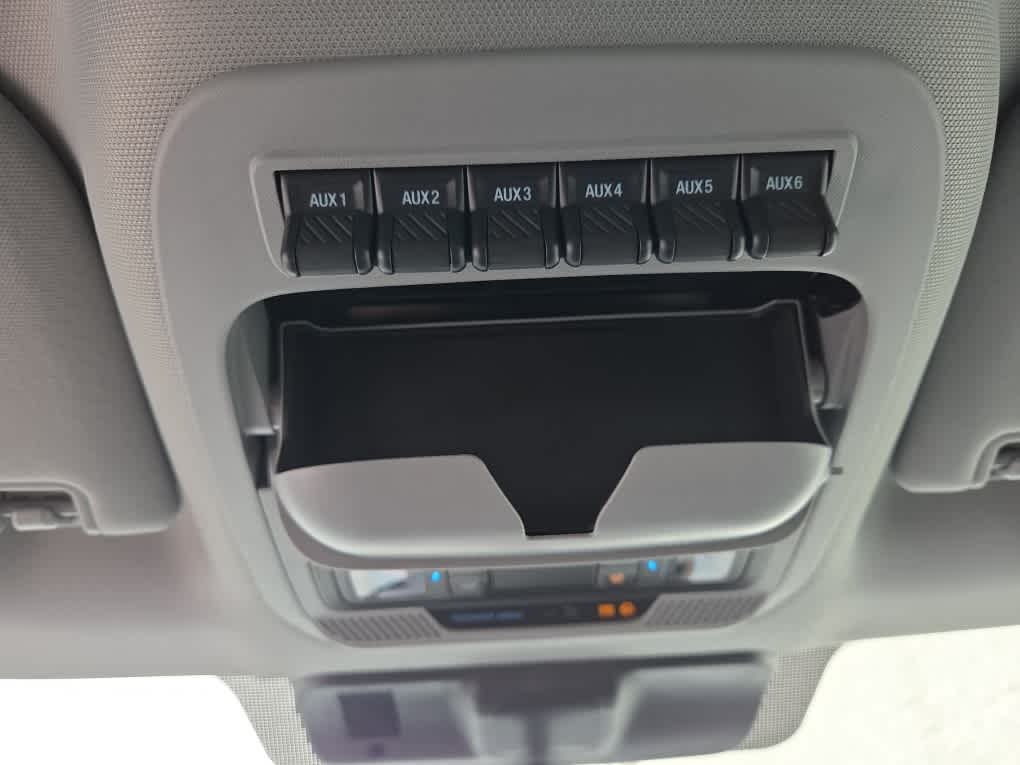 2024 Ford Super Duty F-450 DRW Chassis Cab XL