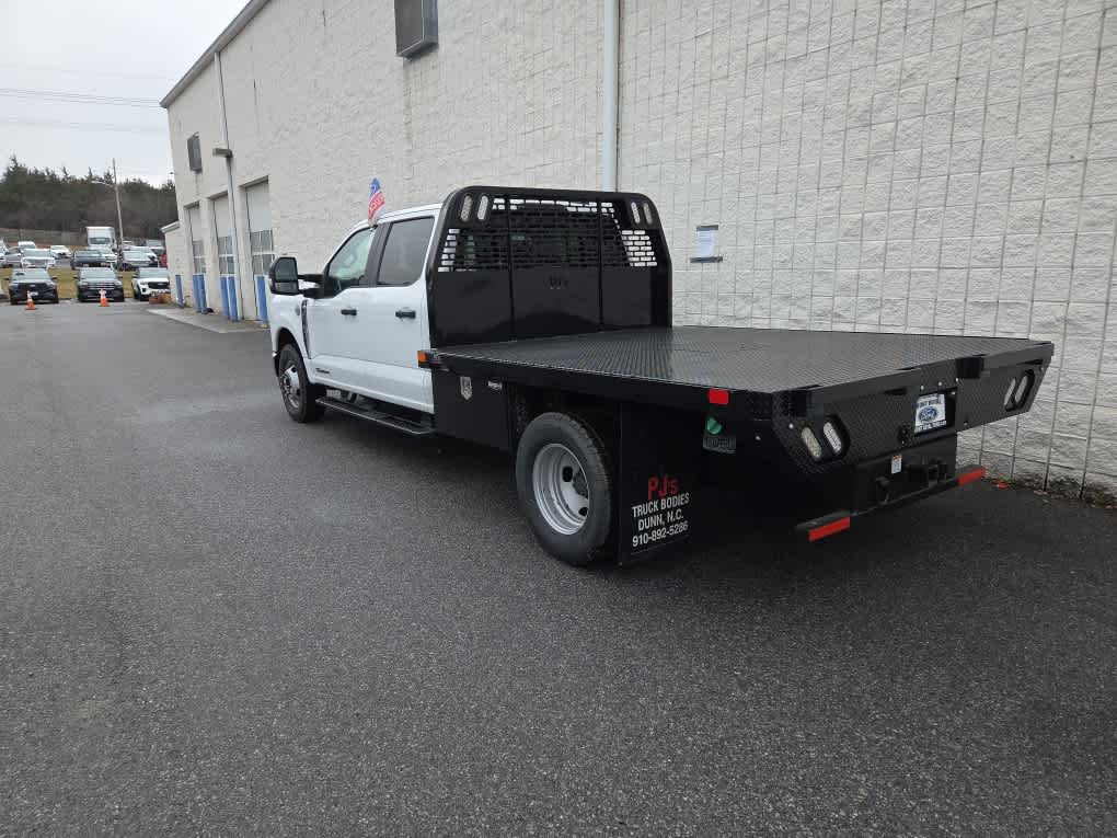 2024 Ford Super Duty F-350 DRW Chassis Cab XL