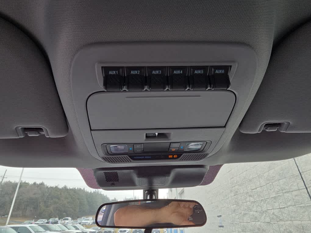 2024 Ford Super Duty F-350 DRW Chassis Cab XL