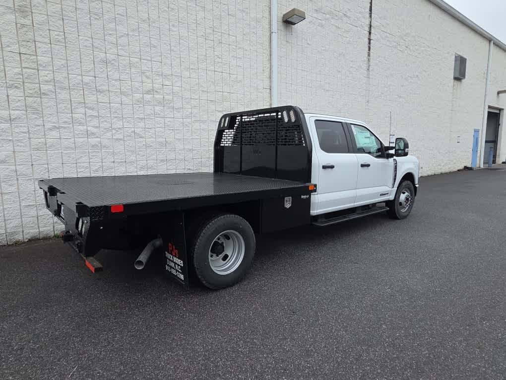 2024 Ford Super Duty F-350 DRW Chassis Cab XL