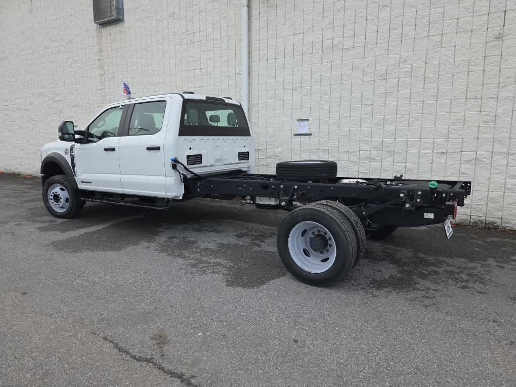 2024 Ford Super Duty F-450 DRW Chassis Cab XL
