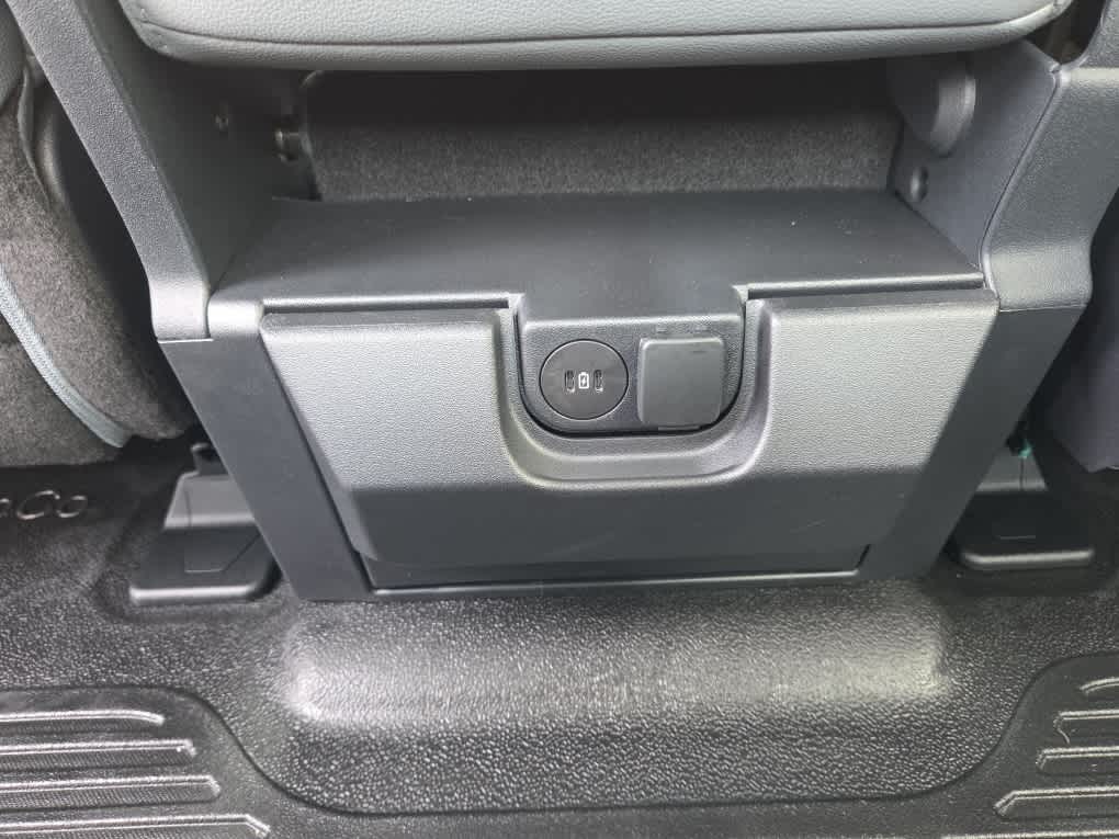 2024 Ford Super Duty F-450 DRW Chassis Cab XL