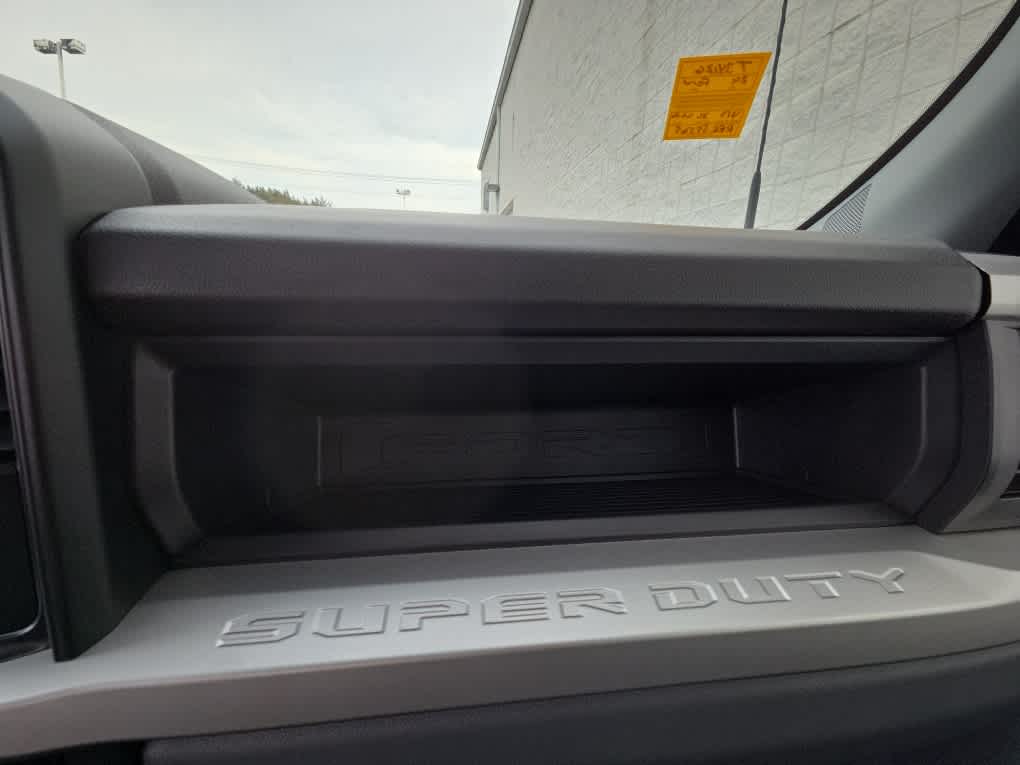 2024 Ford Super Duty F-450 DRW Chassis Cab XL