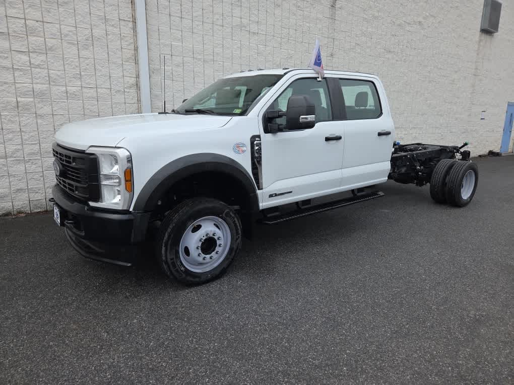 2024 Ford Super Duty F-450 DRW Chassis Cab XL