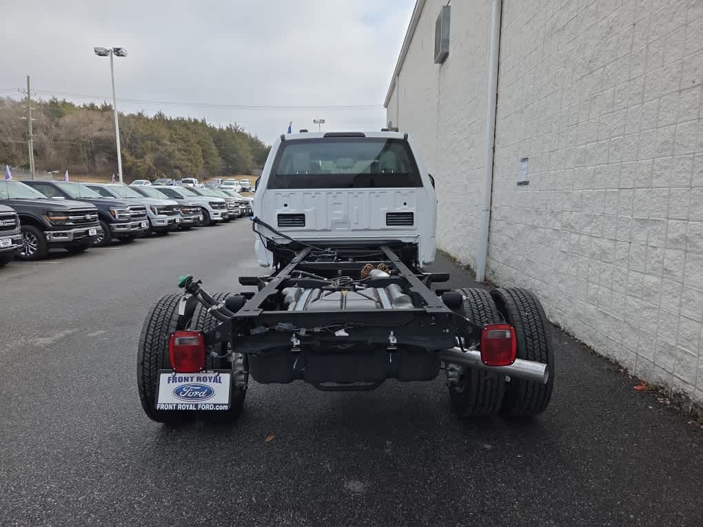 2024 Ford Super Duty F-450 DRW Chassis Cab XL