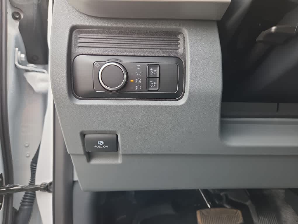 2024 Ford Super Duty F-450 DRW Chassis Cab XL