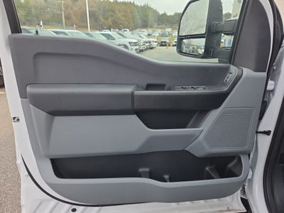 2024 Ford Super Duty F-450 DRW Chassis Cab XL