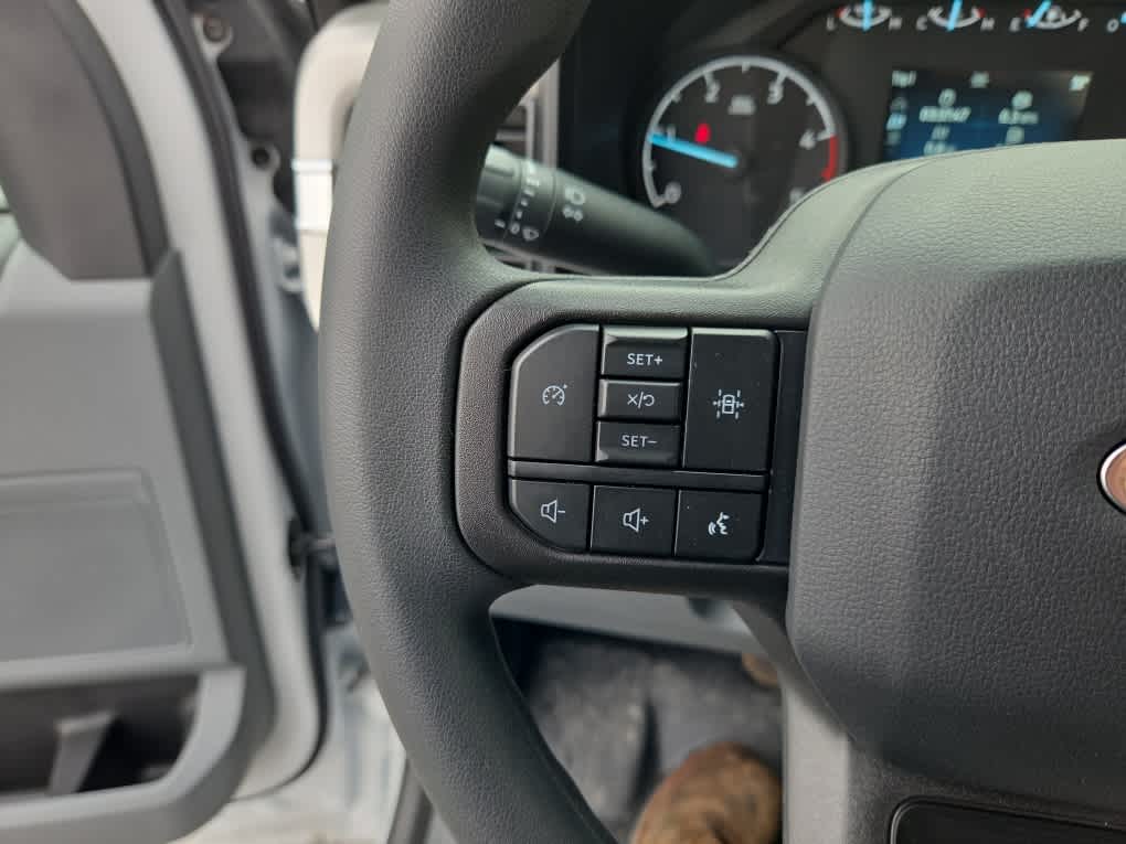 2024 Ford Super Duty F-450 DRW Chassis Cab XL