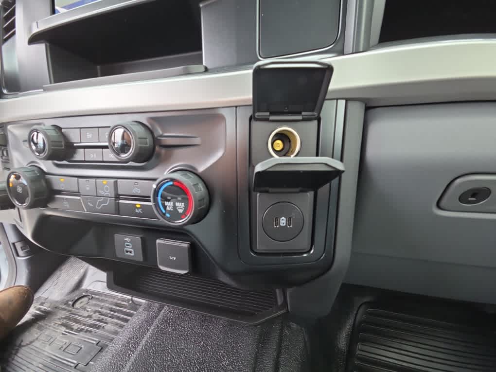 2024 Ford Super Duty F-450 DRW Chassis Cab XL