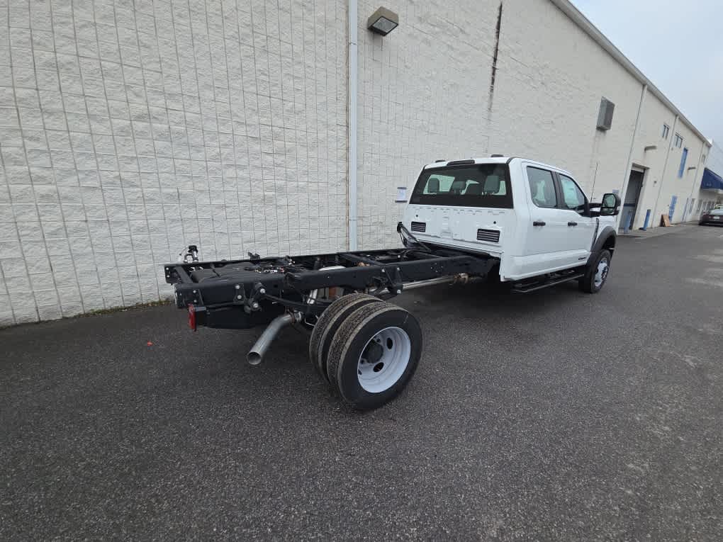 2024 Ford Super Duty F-450 DRW Chassis Cab XL