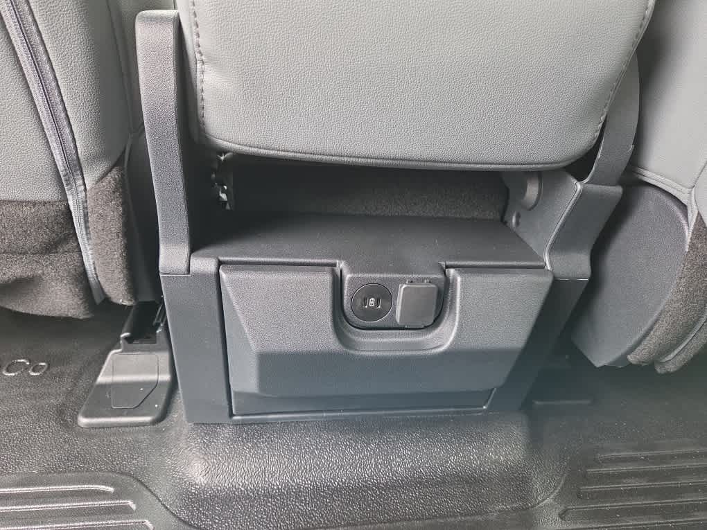 2024 Ford Super Duty F-450 DRW Chassis Cab XL