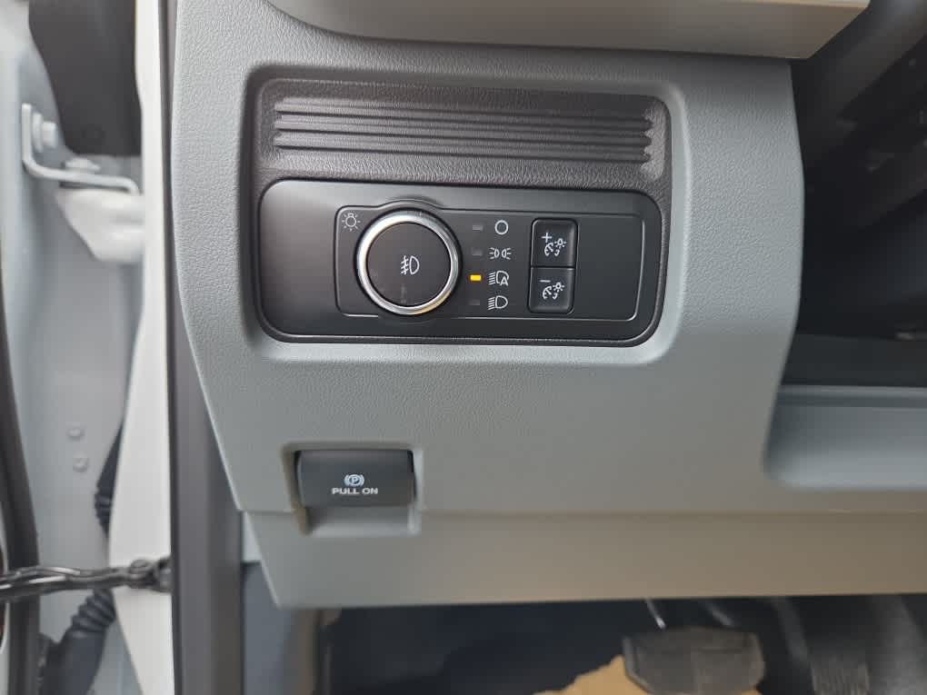 2024 Ford Super Duty F-450 DRW Chassis Cab XL