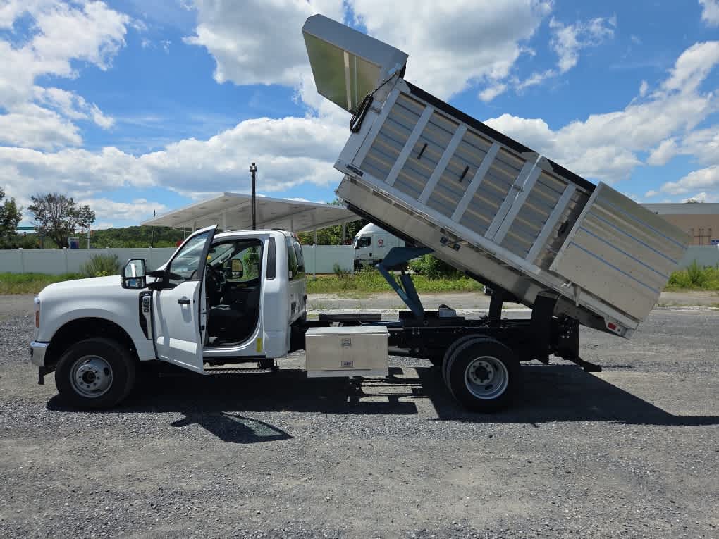 2025 Ford Super Duty F-350 DRW XL