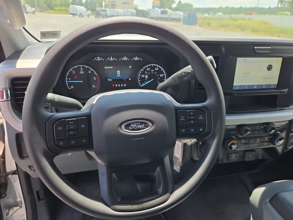 2025 Ford Super Duty F-350 DRW XL