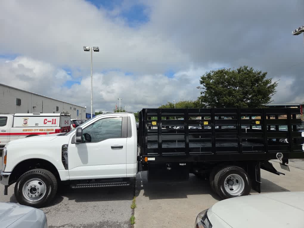 2025 Ford Super Duty F-350 DRW XL