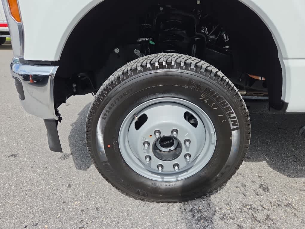 2025 Ford Super Duty F-350 DRW XL