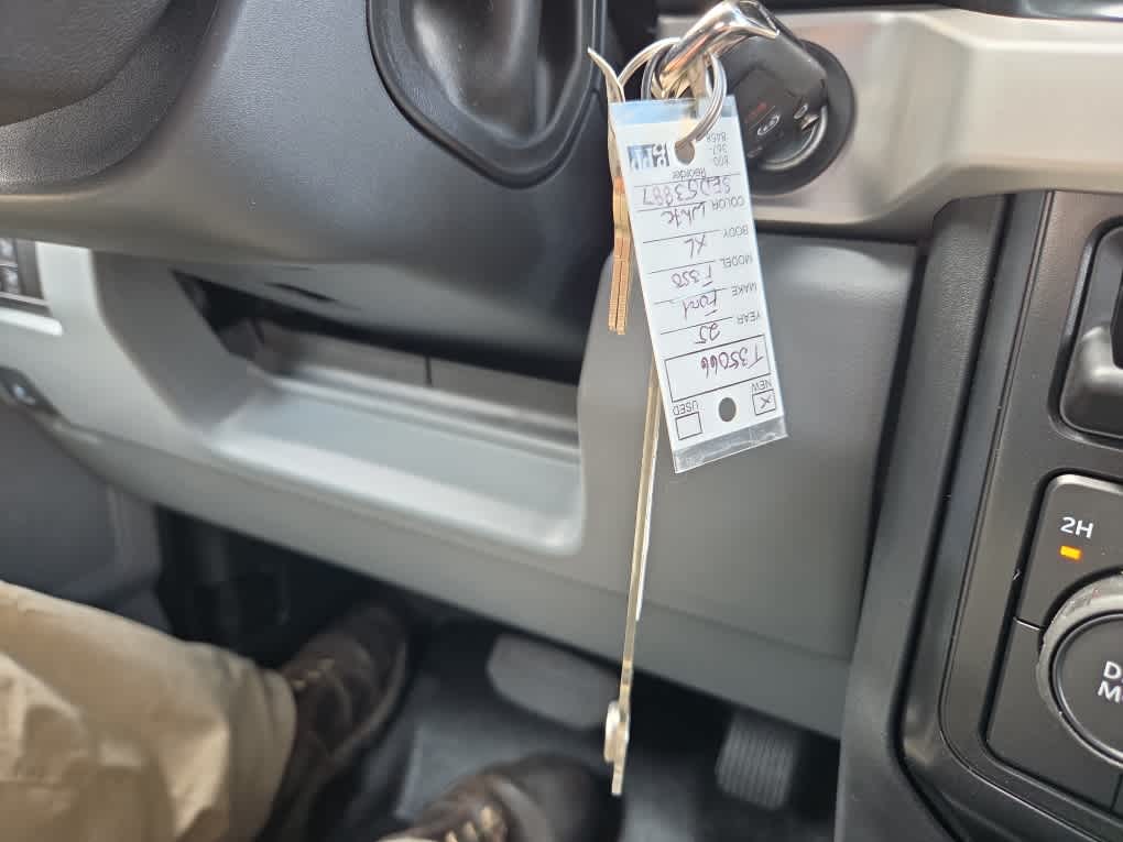2025 Ford Super Duty F-350 DRW XL
