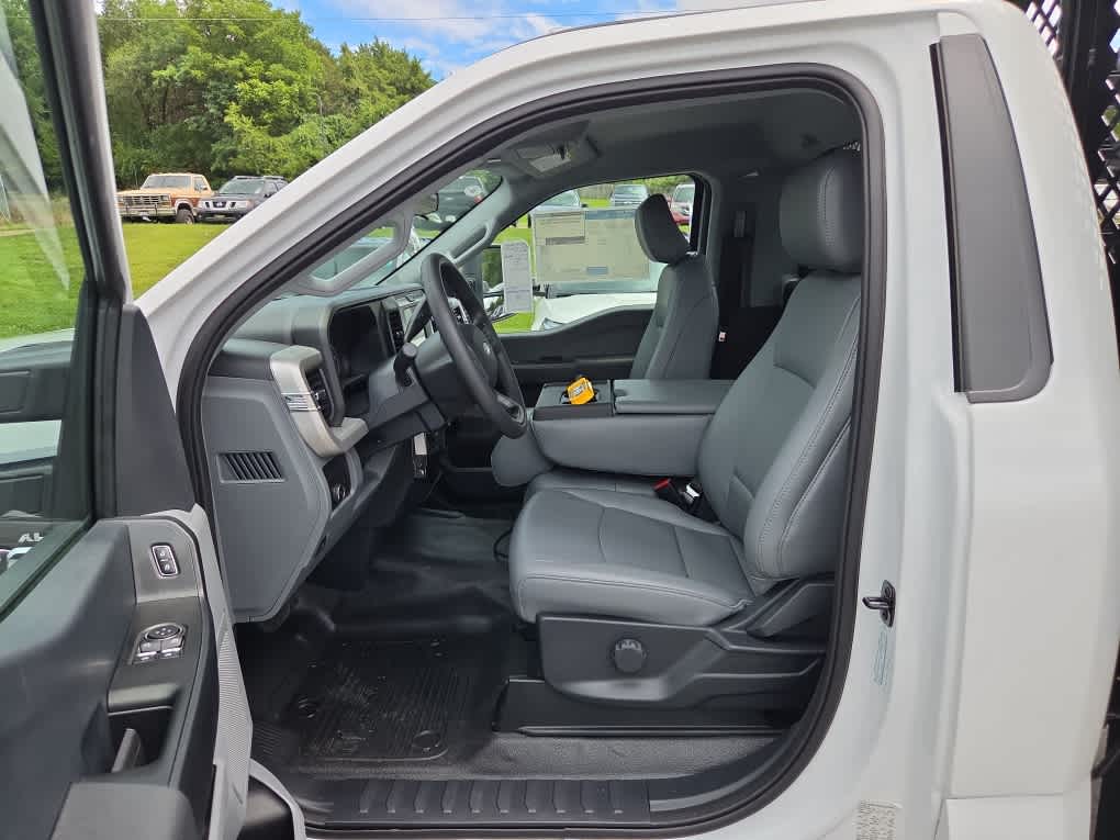 2025 Ford Super Duty F-350 DRW XL