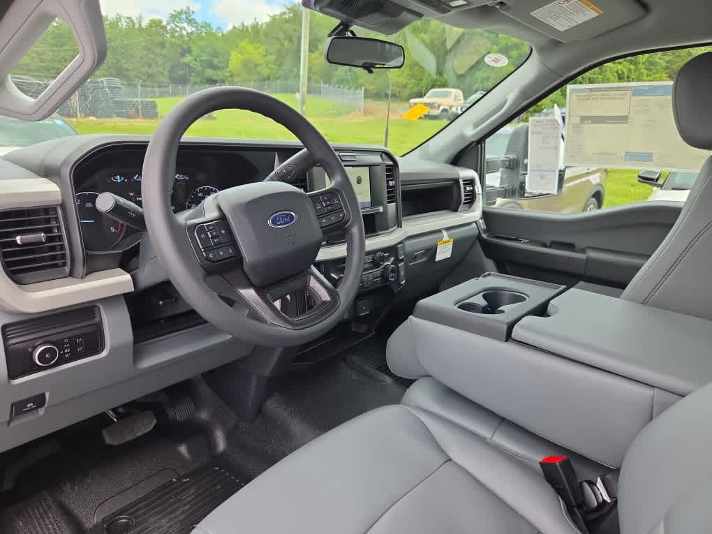 2025 Ford Super Duty F-350 DRW XL